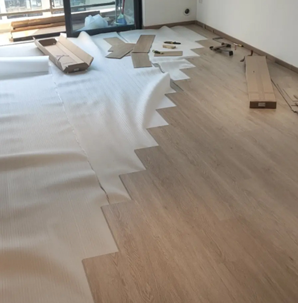 SPC 石塑地板施工中